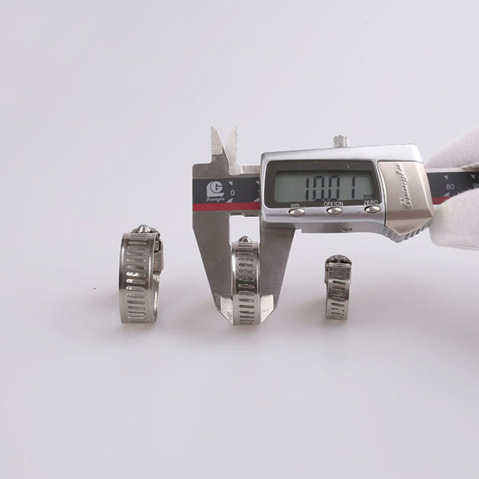 中美不銹鋼喉箍帶寬測量圖2